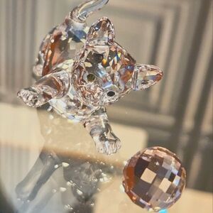 Swarovski kitten standing